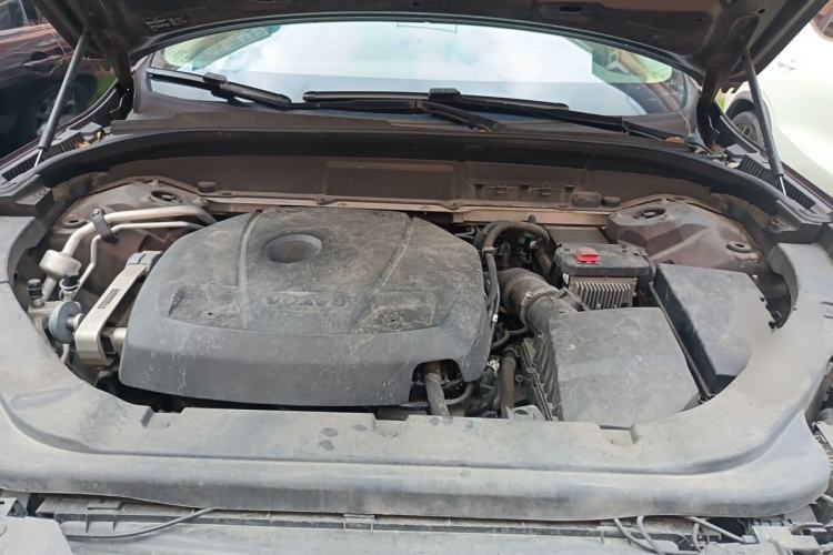 Used Volvo XC60 2019 T5 4x4 Smart Edition China VI Standard Engine Bay