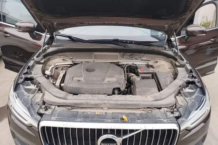 Used Volvo XC60 2019 T5 4x4 Smart Edition China V Standard Engine Bay
