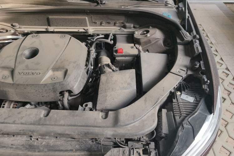 Used Volvo XC60 2019 T5 4x4 Smart Edition China V Standard Engine Bay Left