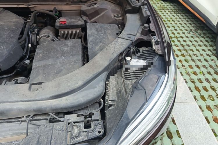 Used Volvo XC60 2019 T5 4x4 Smart Edition China VI Standard Engine Bay Left