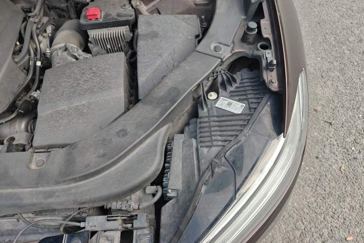 Used Volvo XC60 2019 T5 4x4 Smart Edition China V Standard Engine Bay Left