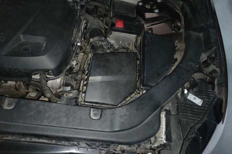 Used Volvo XC60 2019 T5 4x4 Zhiyuan Edition China VI Standard Engine Bay Left