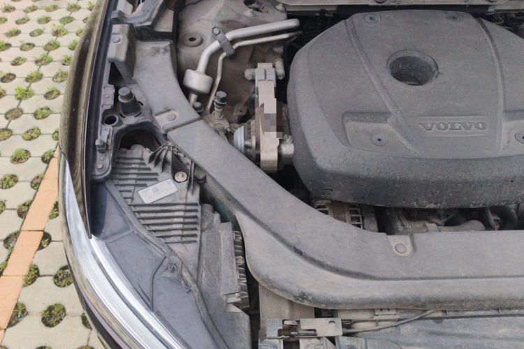 Used Volvo XC60 2019 T5 4x4 Smart Edition China V Standard Engine Bay Right