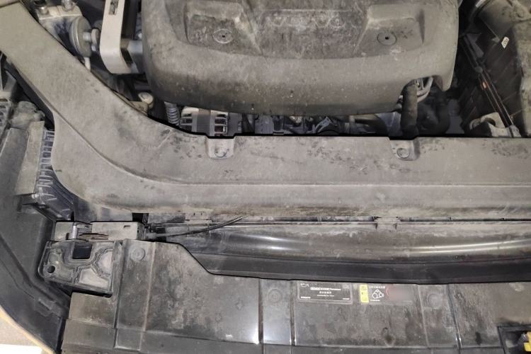 Used Volvo XC60 2019 T5 4x4 Smart Edition China V Standard Engine Bay Right