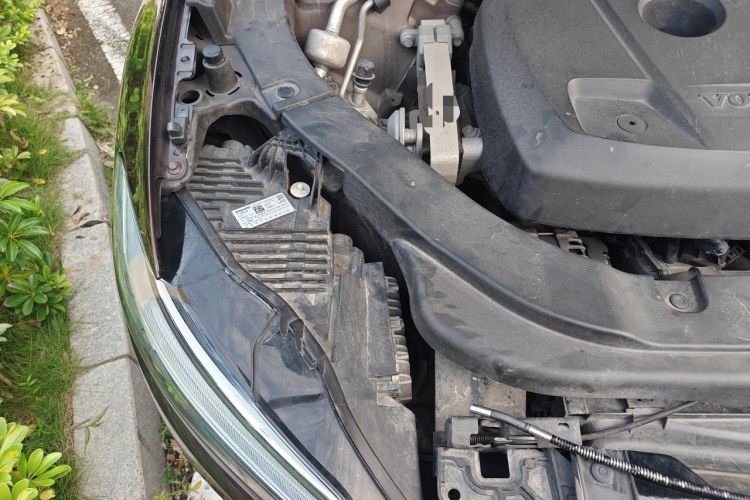 Used Volvo XC60 2019 T5 4x4 Smart Edition China V Standard Engine Bay Right