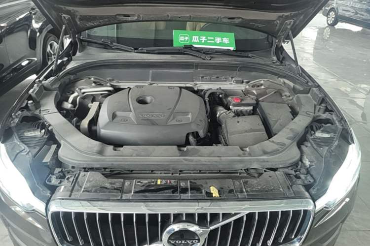 Used Volvo XC60 2019 T5 4x4 Smart Edition China V Standard Engine Bay