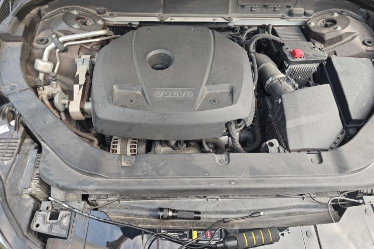 Used Volvo XC60 2019 T5 4x4 Smart Edition China V Standard Engine Bay