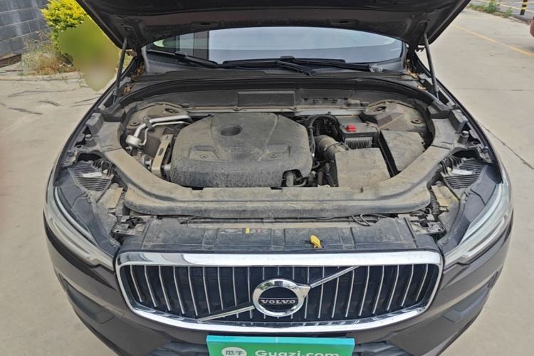 Used Volvo XC60 2019 T5 4x4 Zhiyuan Edition China VI Standard Engine Bay