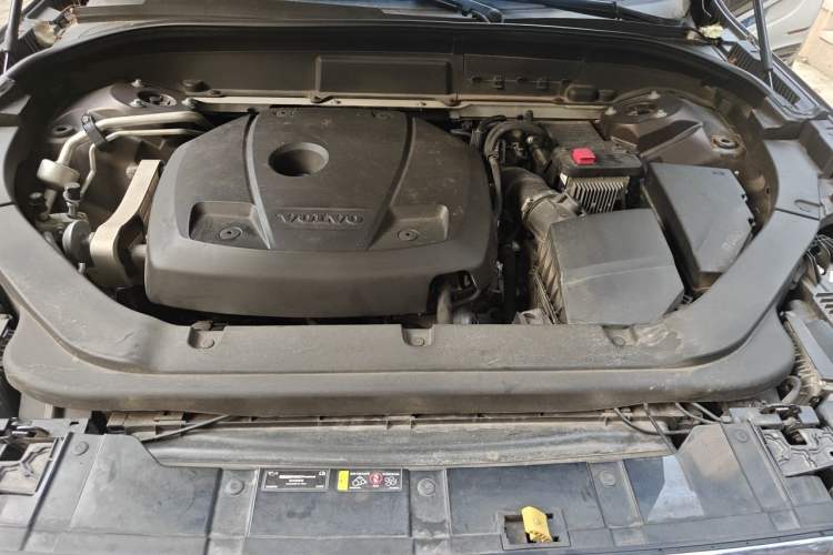 Used Volvo XC60 2019 T4 Zhiyi Edition China V Standard Engine Bay