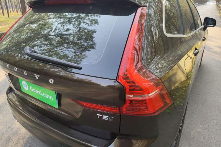 Used Volvo XC60 2019 T5 4x4 Zhiyuan Edition China VI Standard Exterior 2