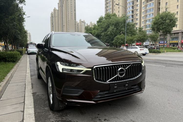 Used Volvo XC60 2019 T5 4x4 Smart Edition China VI Standard Exterior 2