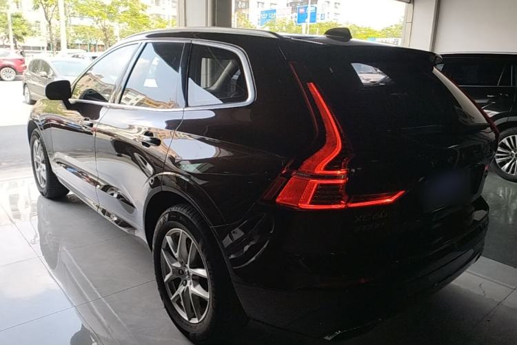 Used Volvo XC60 2019 T5 4x4 Smart Edition China V Standard Exterior 2