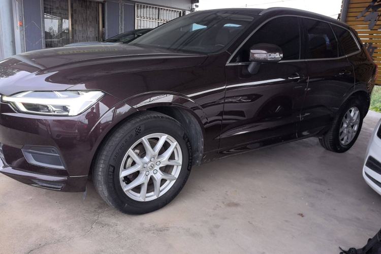 Used Volvo XC60 2019 T5 4x4 Smart Edition China VI Standard Exterior 3