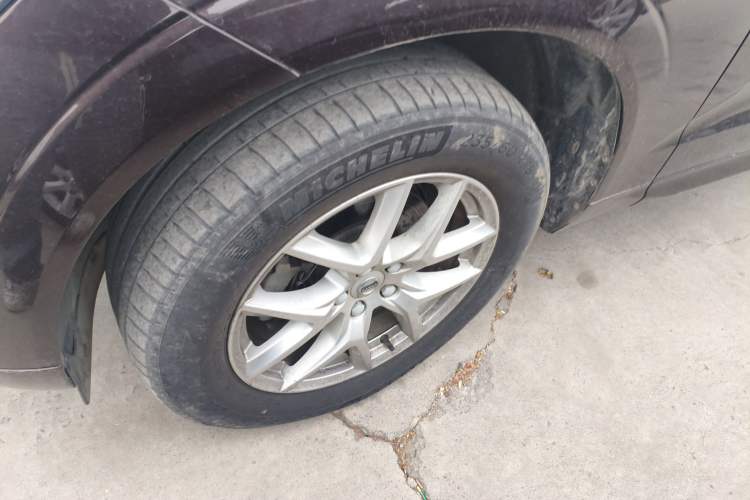 Used Volvo XC60 2019 T5 4x4 Smart Edition China V Standard Exterior 4