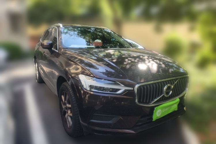 Used Volvo XC60 2019 T5 4x4 Smart Edition China VI Standard Front Right 45 Deg