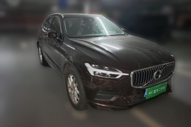Used Volvo XC60 2019 T5 4x4 Smart Edition China VI Standard Front Right 45 Deg