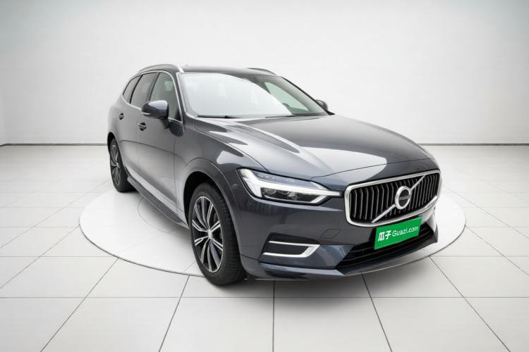 Used Volvo XC60 2019 T5 4x4 Smart Edition China V Standard Front Right 45 Deg