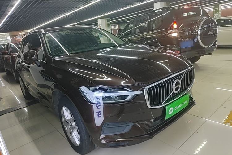 Used Volvo XC60 2019 T5 4x4 Smart Edition China VI Standard Front Right 45 Deg