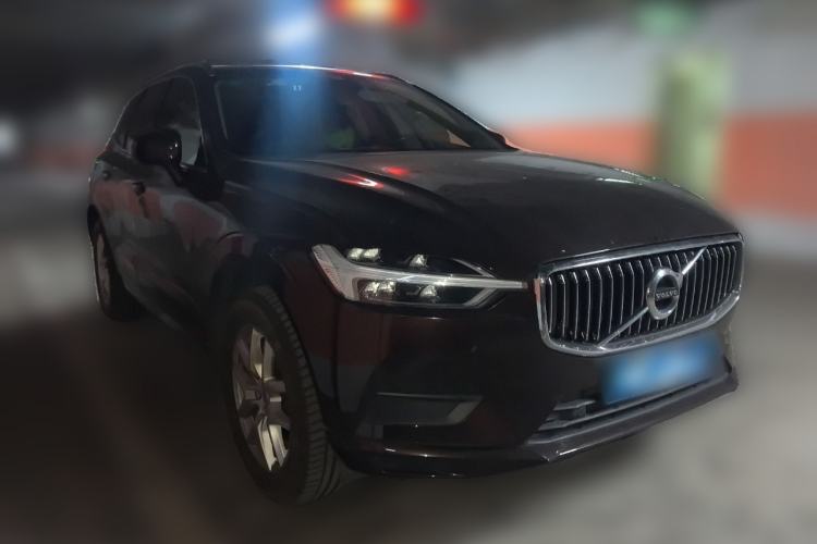 Used Volvo XC60 2019 T5 4x4 Smart Edition China VI Standard Front Right 45 Deg