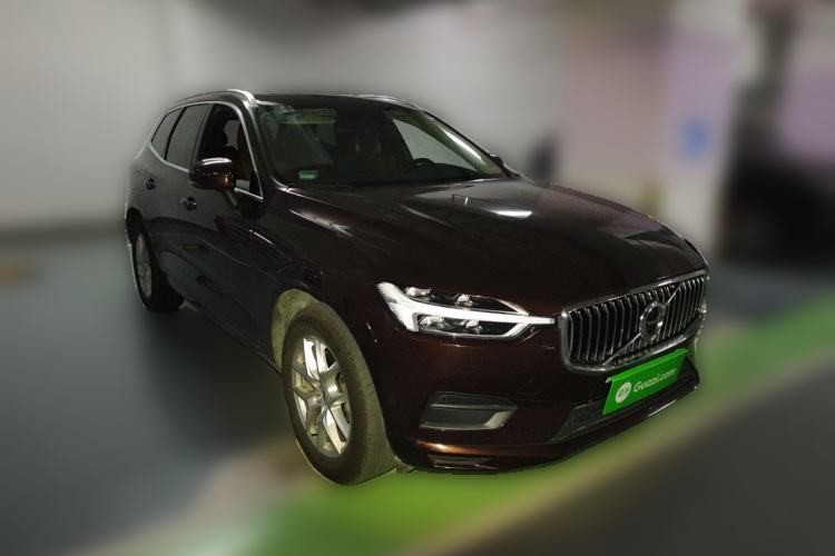 Used Volvo XC60 2019 T5 4x4 Smart Edition China VI Standard Front Right 45 Deg