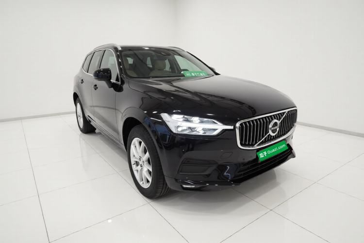 Used Volvo XC60 2019 T5 4x4 Smart Edition China V Standard Front Right 45 Deg