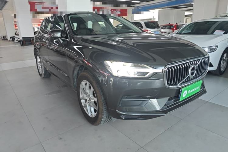 Used Volvo XC60 2019 T5 4x4 Smart Edition China VI Standard Front Right 45 Deg