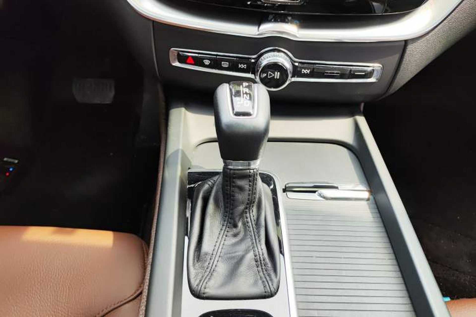 Used Volvo XC60 2019 T5 4x4 Smart Edition China VI Standard Gear Lever
