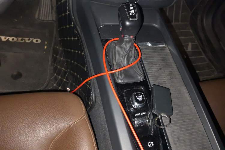 Used Volvo XC60 2019 T5 4x4 Smart Edition China VI Standard Gear Lever