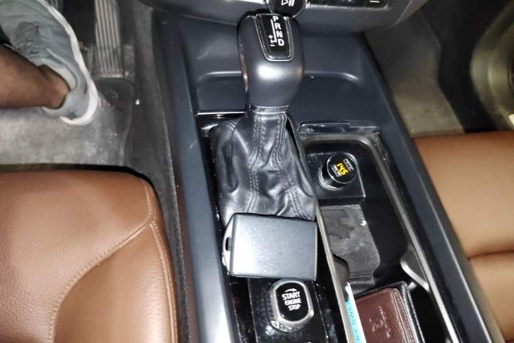 Used Volvo XC60 2019 T5 4x4 Smart Edition China V Standard Gear Lever
