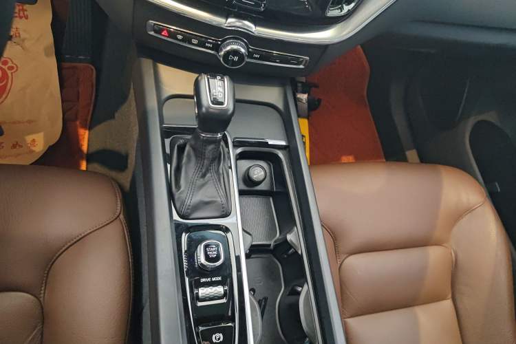 Used Volvo XC60 2019 T5 4x4 Zhiyuan Edition China VI Standard Gear Lever