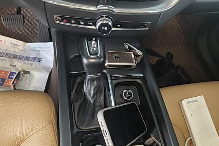 Used Volvo XC60 2019 T5 4x4 Smart Edition China V Standard Gear Lever