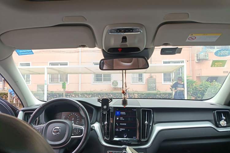 Used Volvo XC60 2019 T5 4x4 Smart Edition China VI Standard Headliner