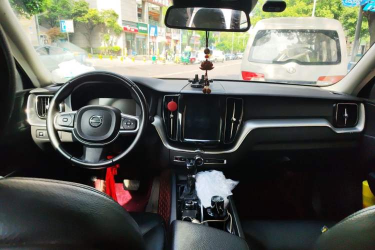 Used Volvo XC60 2019 T5 4x4 Smart Edition China V Standard Headliner