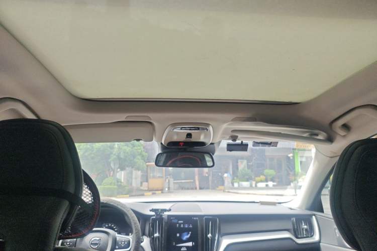 Used Volvo XC60 2019 T5 4x4 Smart Edition China VI Standard Headliner