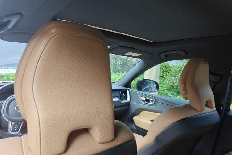 Used Volvo XC60 2019 T5 4x4 Smart Edition China V Standard Headliner
