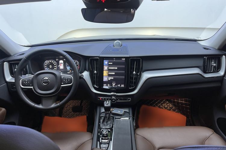 Used Volvo XC60 2019 T5 4x4 Smart Edition China V Standard Interior 1