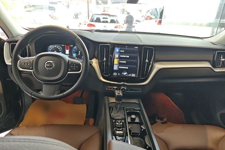 Used Volvo XC60 2019 T5 4x4 Zhiyuan Edition China VI Standard Interior 2