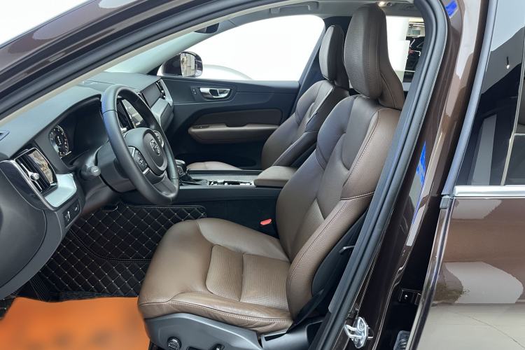 Used Volvo XC60 2019 T5 4x4 Smart Edition China V Standard Interior 2