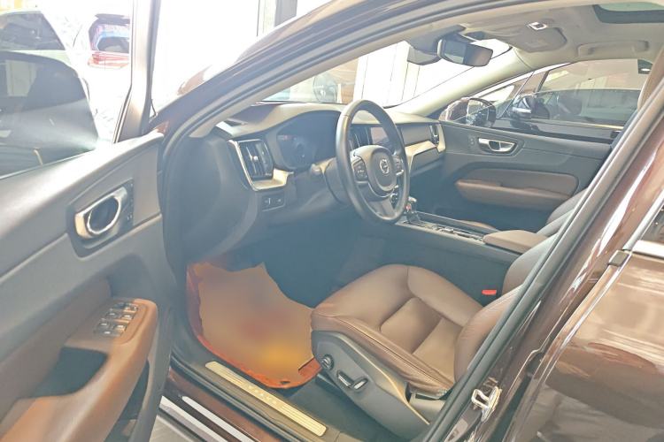 Used Volvo XC60 2019 T5 4x4 Zhiyuan Edition China VI Standard Interior 3