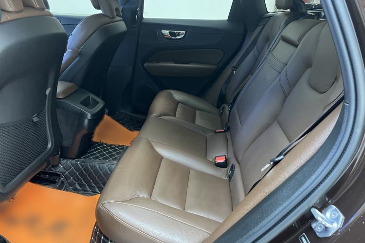 Used Volvo XC60 2019 T5 4x4 Smart Edition China V Standard Interior 3