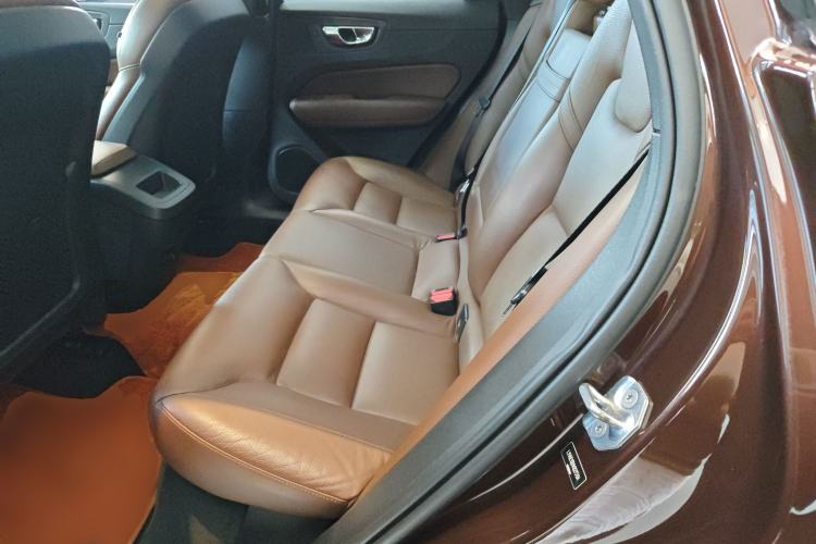 Used Volvo XC60 2019 T5 4x4 Zhiyuan Edition China VI Standard Interior 4