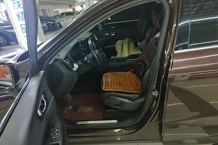 Used Volvo XC60 2019 T5 4x4 Smart Edition China VI Standard Left Front Seat