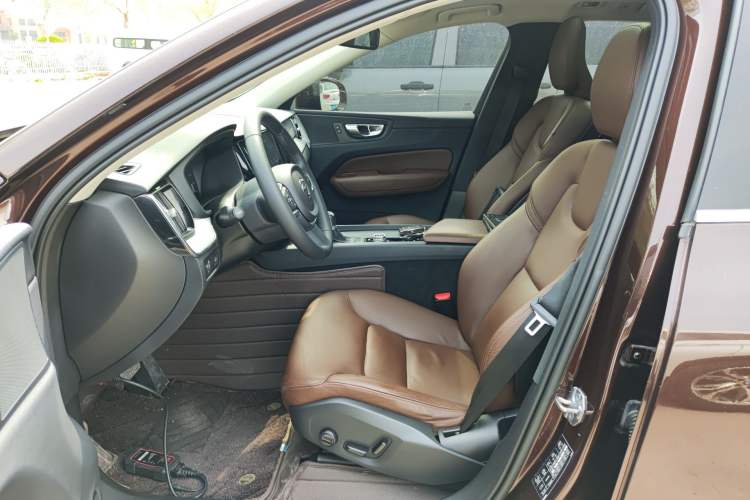 Used Volvo XC60 2019 T5 4x4 Smart Edition China VI Standard Left Front Seat