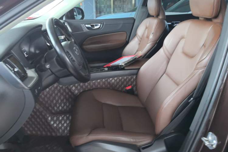 Used Volvo XC60 2019 T5 4x4 Smart Edition China VI Standard Left Front Seat