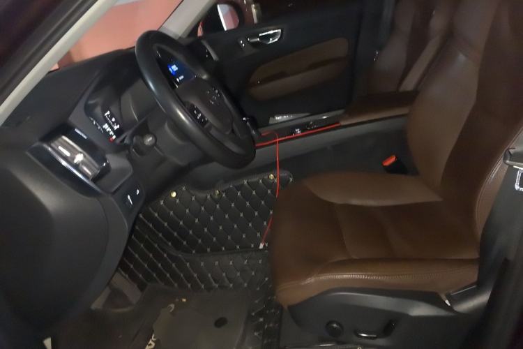 Used Volvo XC60 2019 T5 4x4 Smart Edition China VI Standard Left Front Seat
