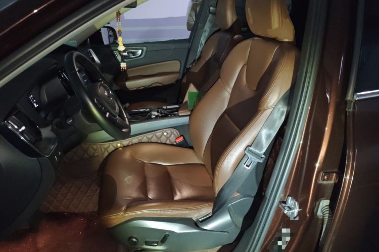 Used Volvo XC60 2019 T5 4x4 Smart Edition China VI Standard Left Front Seat