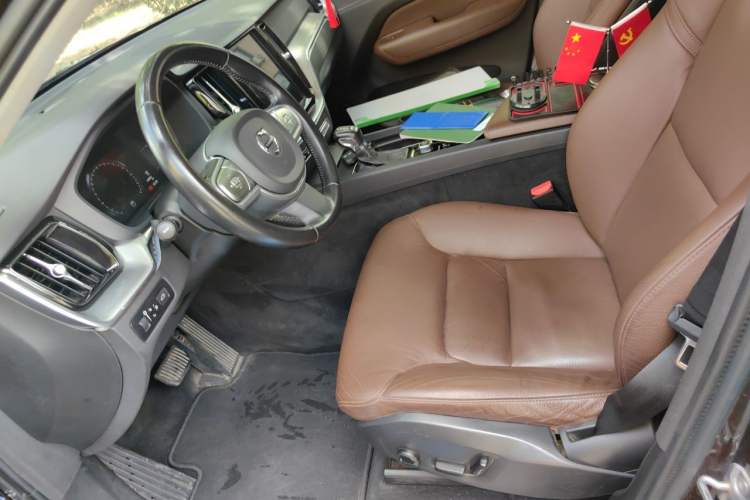 Used Volvo XC60 2019 T5 4x4 Smart Edition China VI Standard Left Front Seat