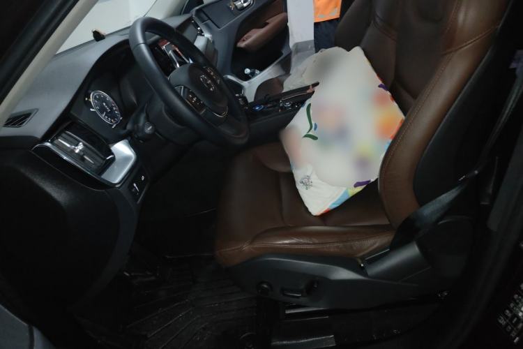 Used Volvo XC60 2019 T5 4x4 Zhiyuan Edition China VI Standard Left Front Seat