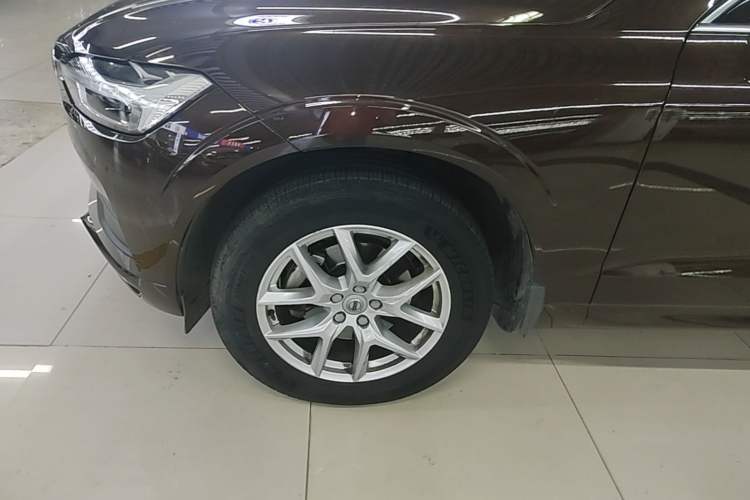 Used Volvo XC60 2019 T5 4x4 Smart Edition China VI Standard Left Front Wheel Hub