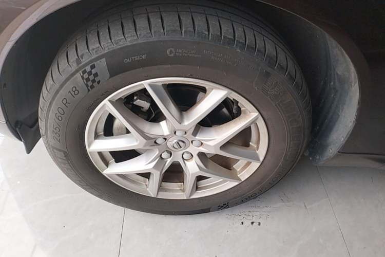 Used Volvo XC60 2019 T5 4x4 Smart Edition China V Standard Left Front Wheel Hub